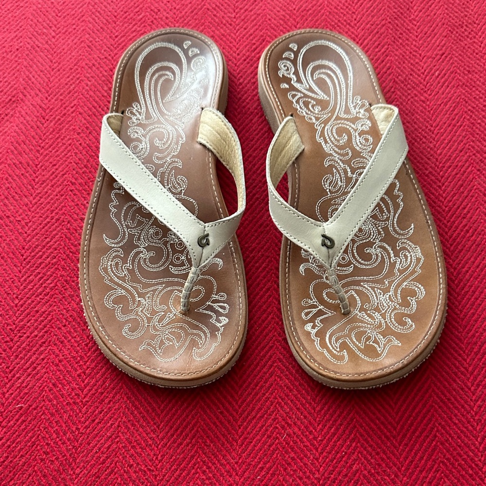 OluKai Tan and Cream Sandals